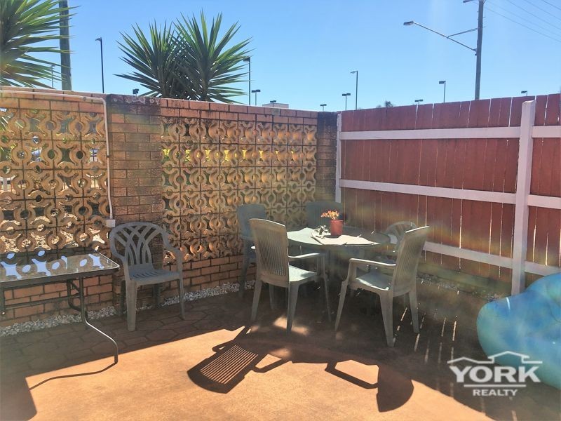 64 Holberton Street, Rockville QLD 4350