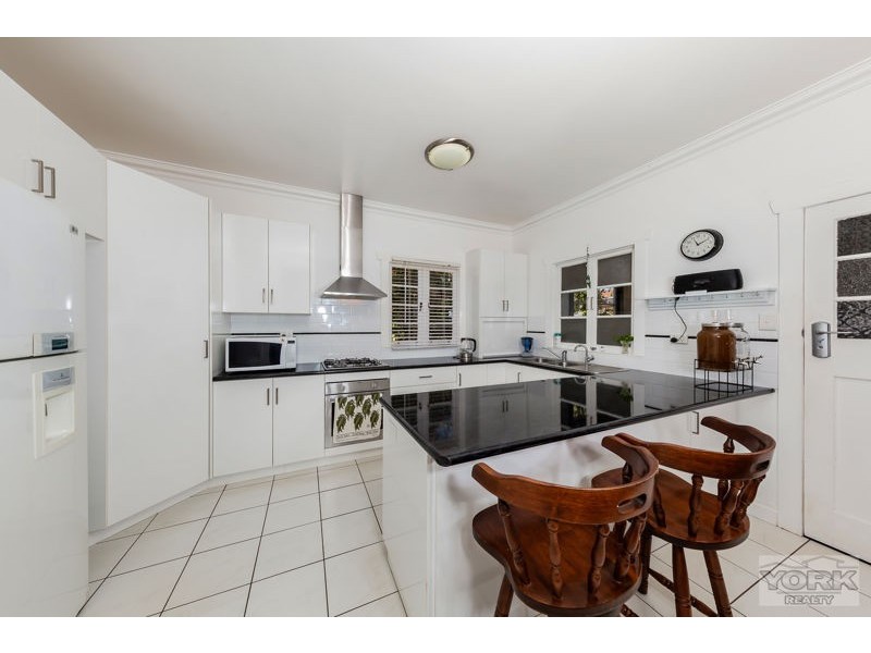 156 Perth Street, South Toowoomba QLD 4350