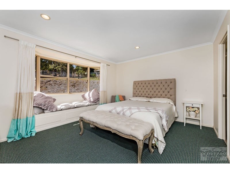 14 Palmer Drive, Highfields QLD 4352