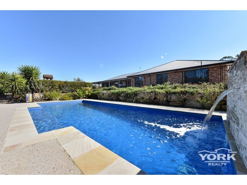 12 Parkridge Drive, Withcott QLD 4352