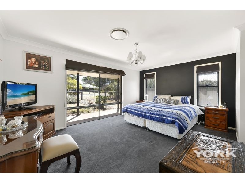 12 Parkridge Drive, Withcott QLD 4352