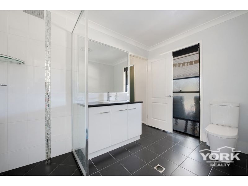 12 Parkridge Drive, Withcott QLD 4352