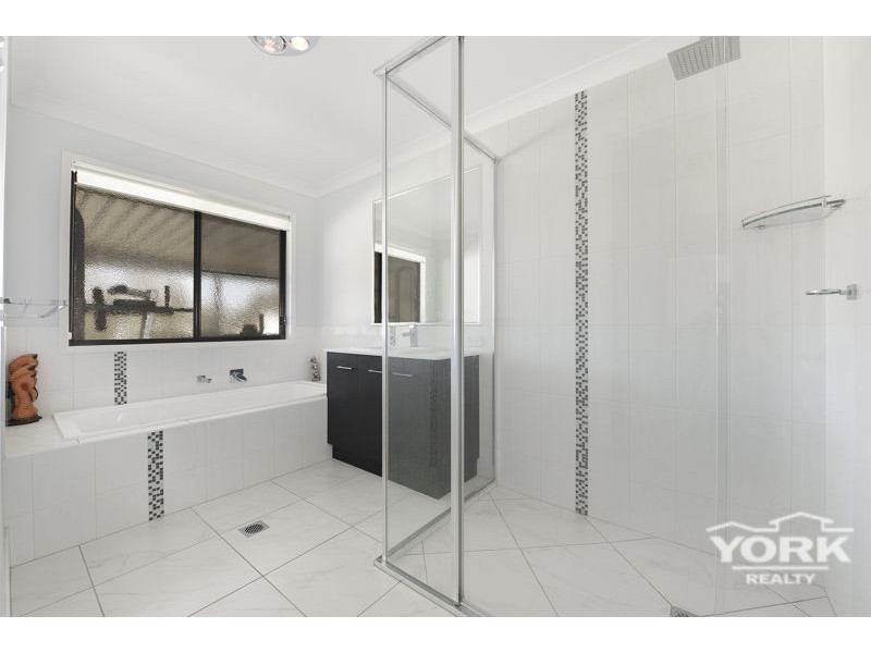 12 Parkridge Drive, Withcott QLD 4352