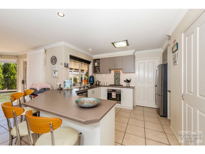 31 Hinchliffe Drive, Kearneys Spring QLD 4350