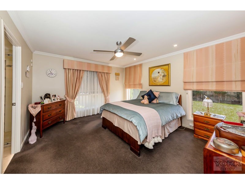 31 Hinchliffe Drive, Kearneys Spring QLD 4350