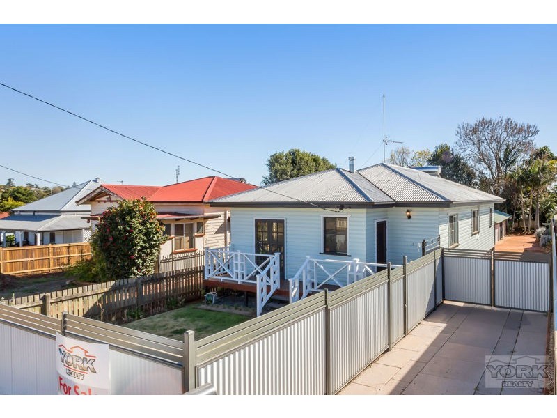 13 Healy Street, South Toowoomba QLD 4350