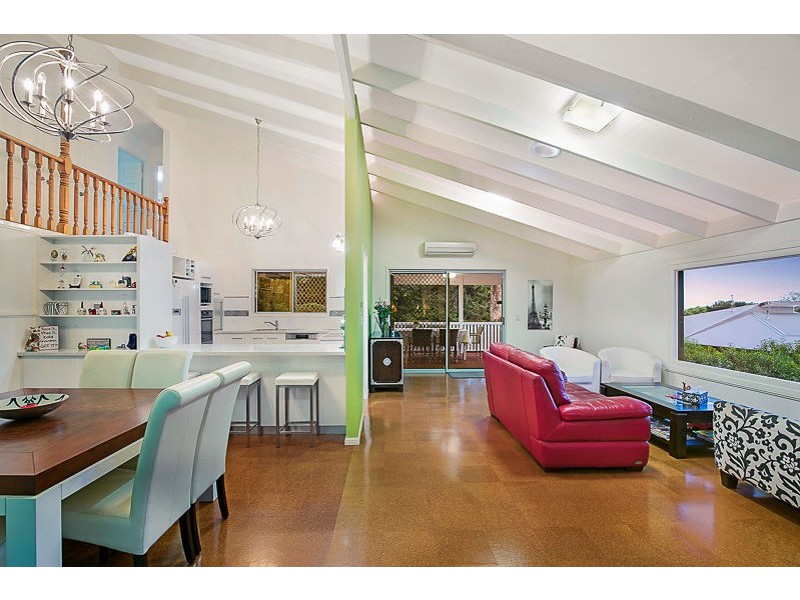 4 Roderic Court, Mount Lofty QLD 4350