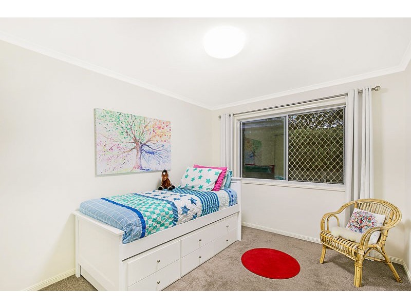 4 Roderic Court, Mount Lofty QLD 4350