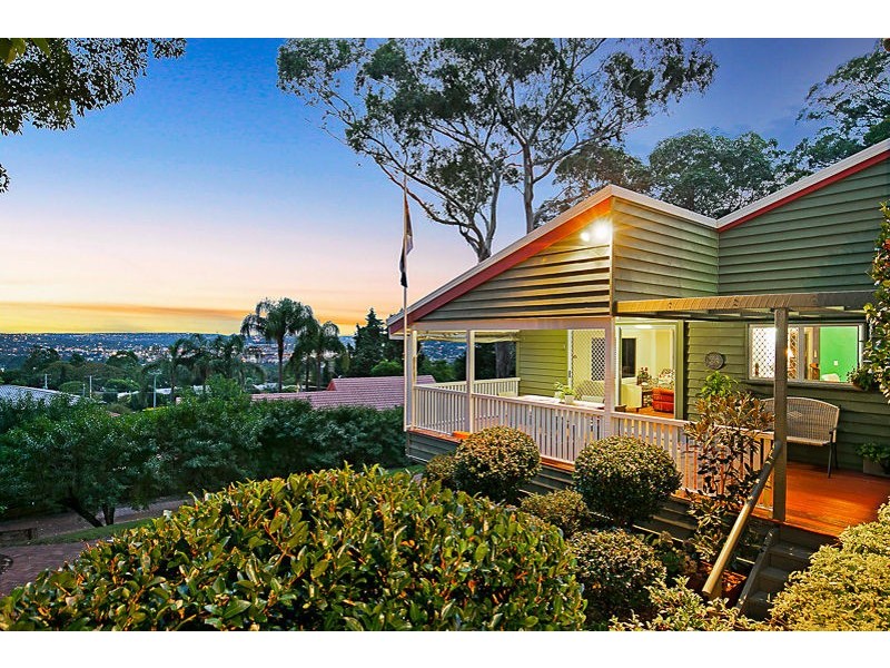 4 Roderic Court, Mount Lofty QLD 4350