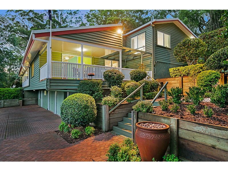 4 Roderic Court, Mount Lofty QLD 4350