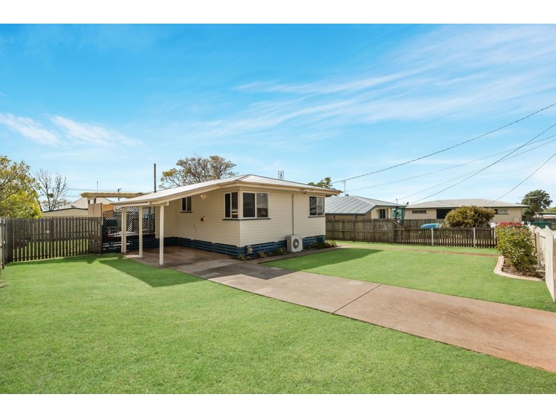 4 McMahon Crescent, Newtown QLD 4350