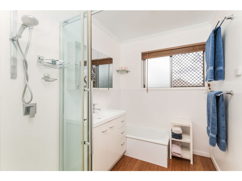 4 McMahon Crescent, Newtown QLD 4350