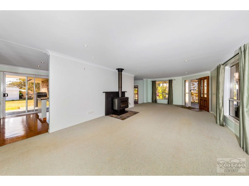 3 Merlin Court, Preston QLD 4352