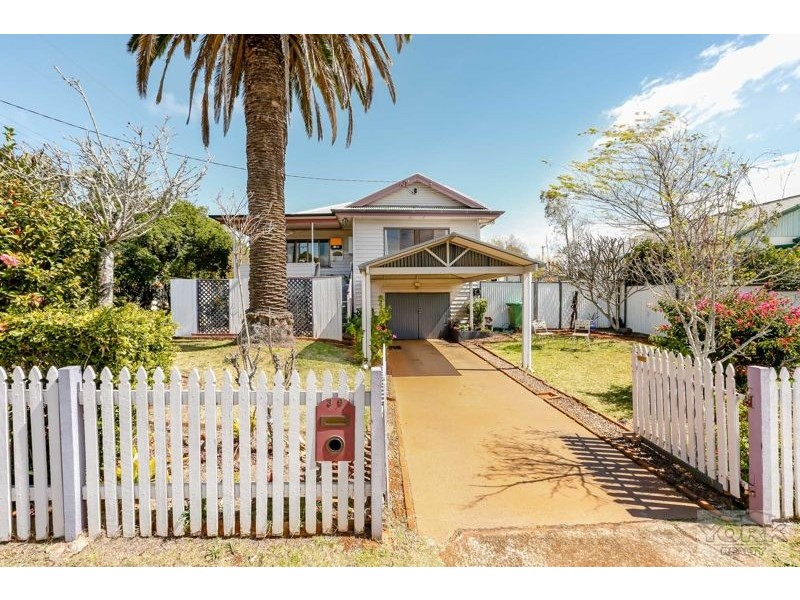 39 Searle Street, South Toowoomba QLD 4350