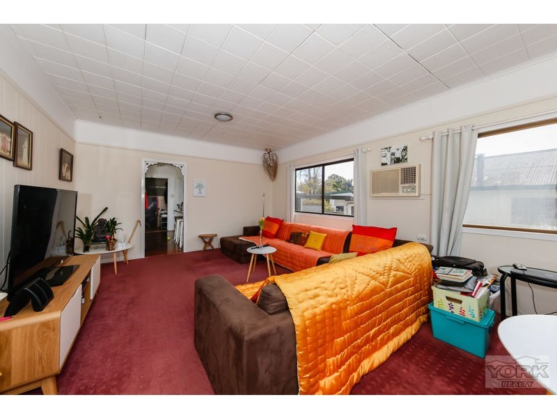 39 Searle Street, South Toowoomba QLD 4350