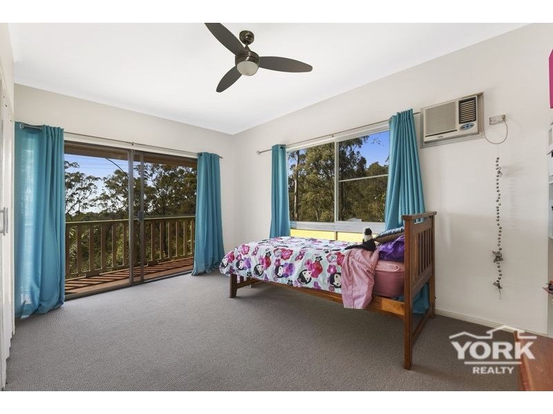 3 Clive Crescent, Withcott QLD 4352