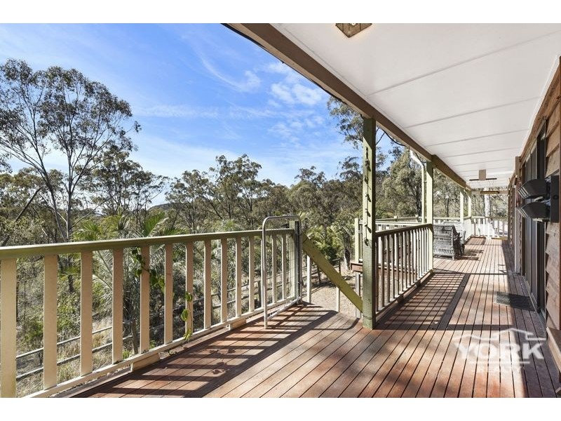 3 Clive Crescent, Withcott QLD 4352