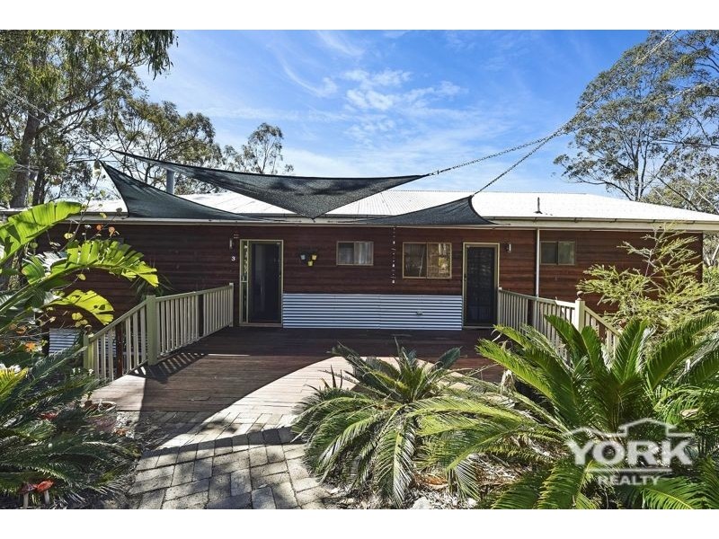 3 Clive Crescent, Withcott QLD 4352