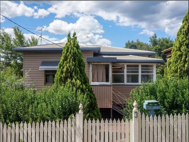 3 Kelfield Street, North Toowoomba QLD 4350