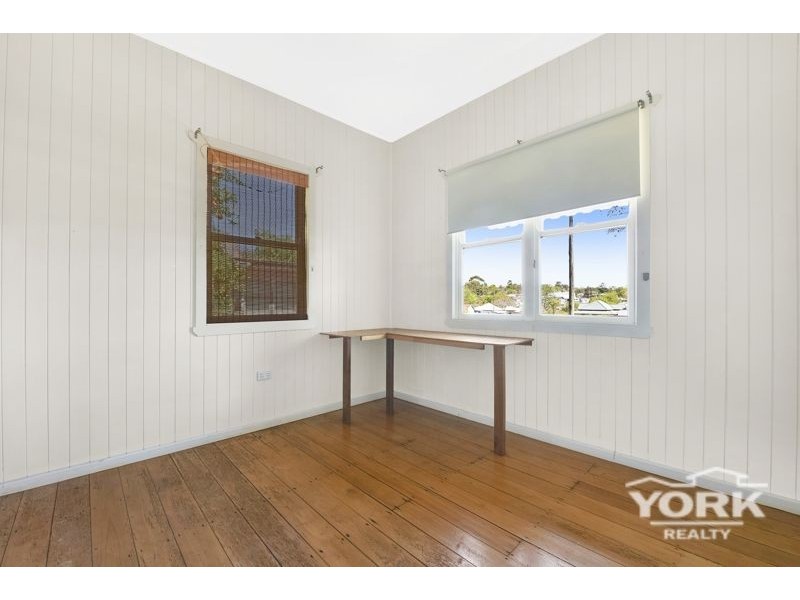 6 Waverley Street, North Toowoomba QLD 4350