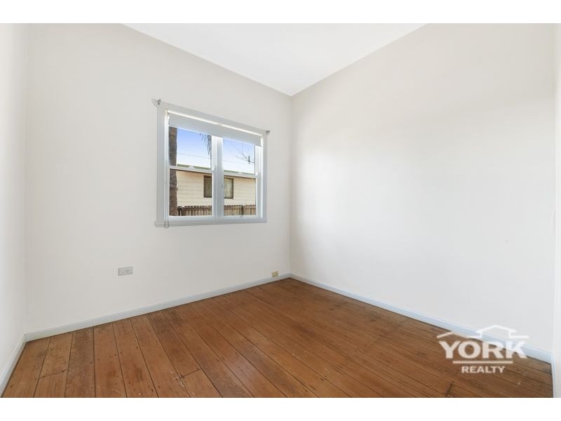 6 Waverley Street, North Toowoomba QLD 4350