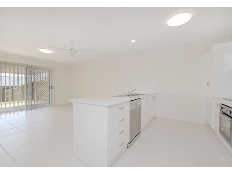 2/2 Breanna Street, Cotswold Hills QLD 4350