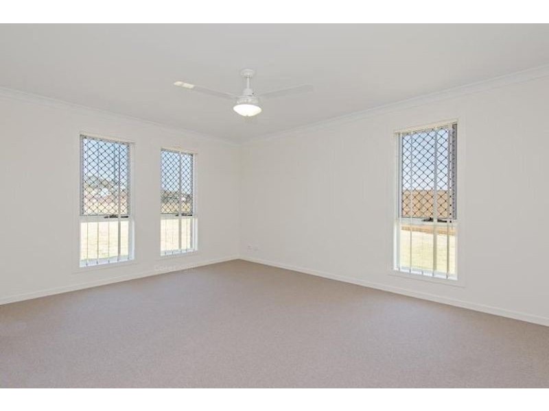 2/2 Breanna Street, Cotswold Hills QLD 4350