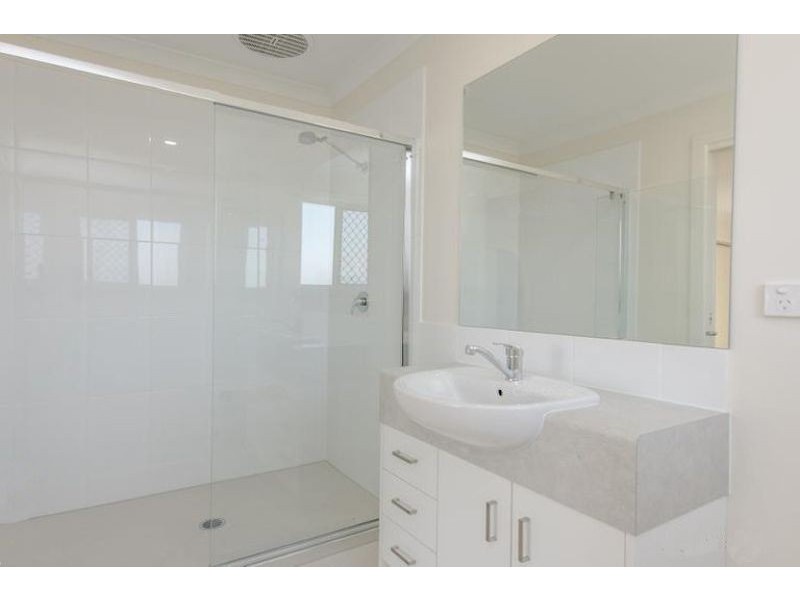 2/2 Breanna Street, Cotswold Hills QLD 4350