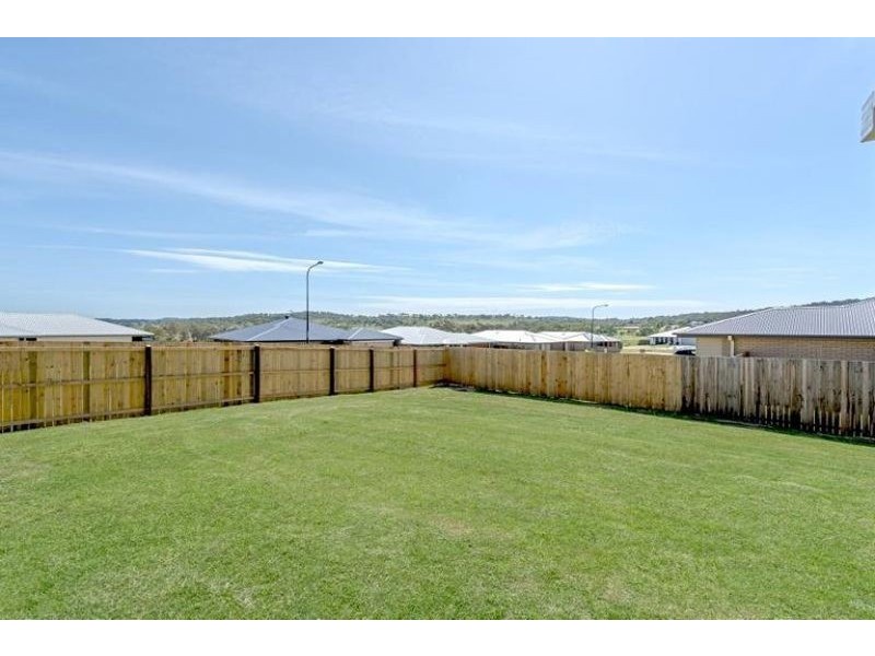 2/2 Breanna Street, Cotswold Hills QLD 4350