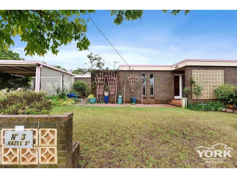 3 Hazel Street, Centenary Heights QLD 4350