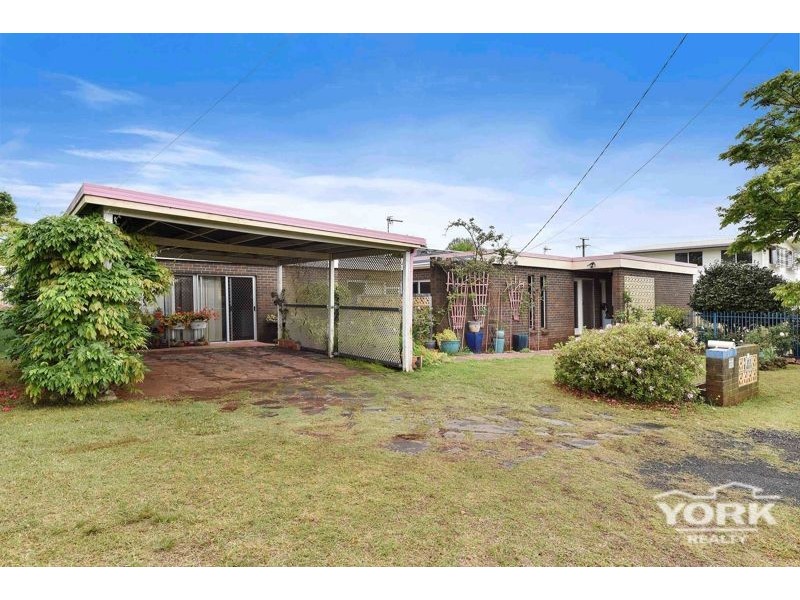 3 Hazel Street, Centenary Heights QLD 4350