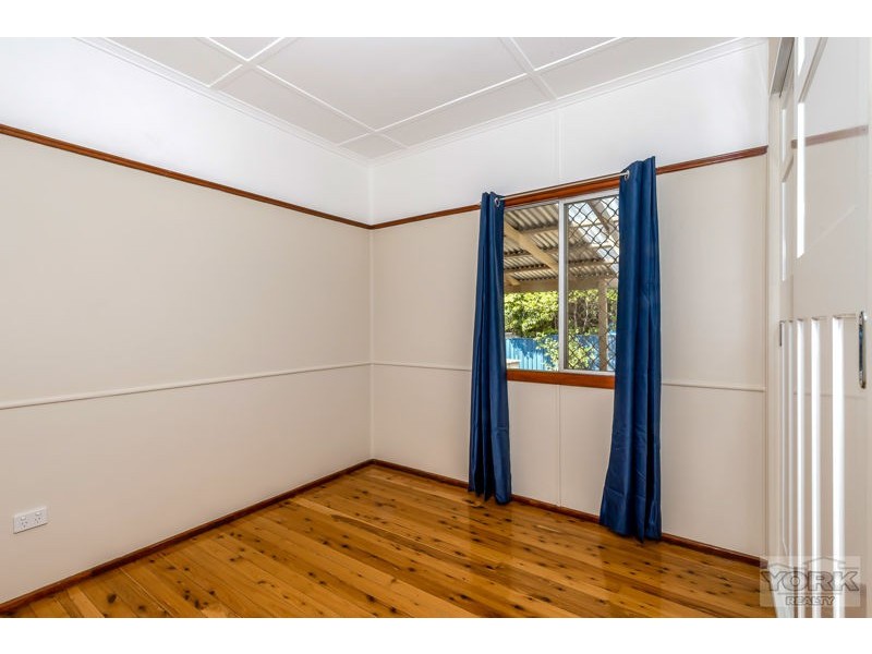 38 Holberton Street, Rockville QLD 4350