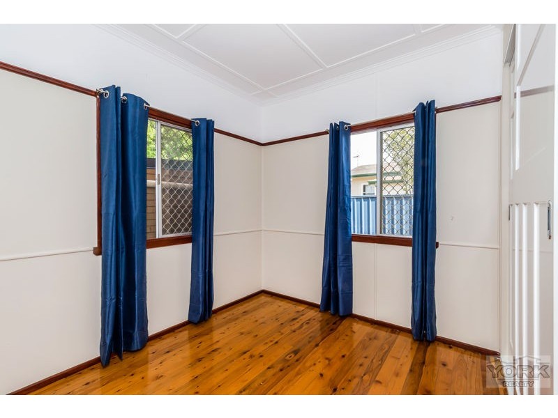 38 Holberton Street, Rockville QLD 4350