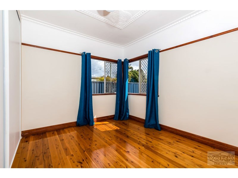 38 Holberton Street, Rockville QLD 4350