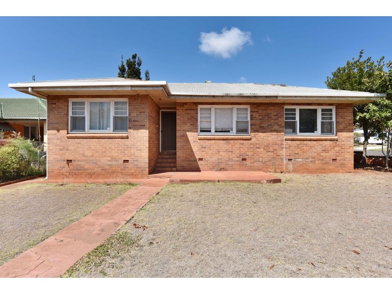 16 Underwood Crescent, Harristown QLD 4350