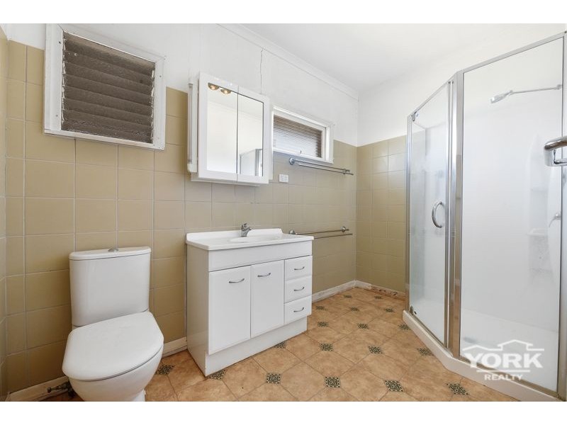 16 Underwood Crescent, Harristown QLD 4350