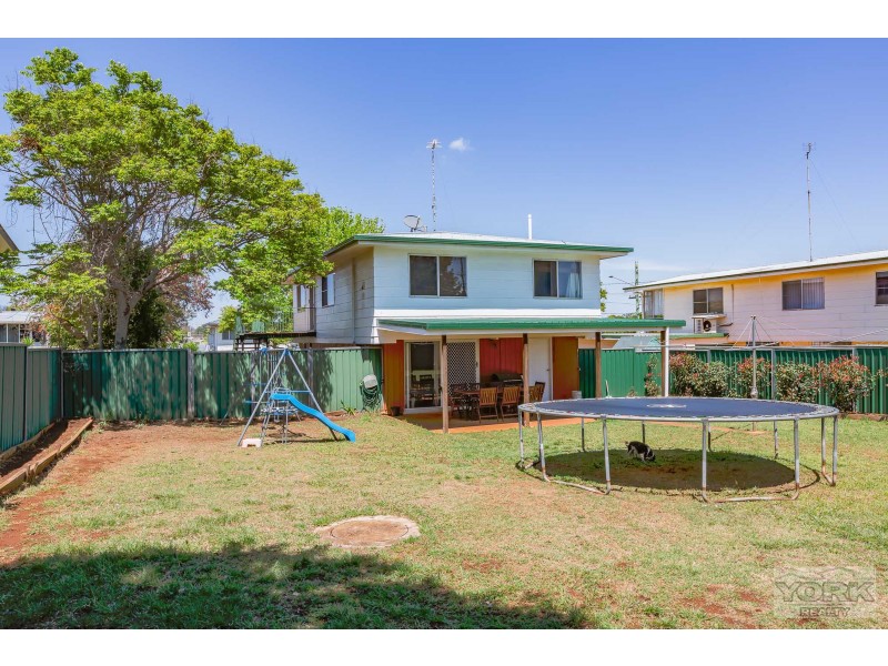 21 Coates Street, Kearneys Spring QLD 4350