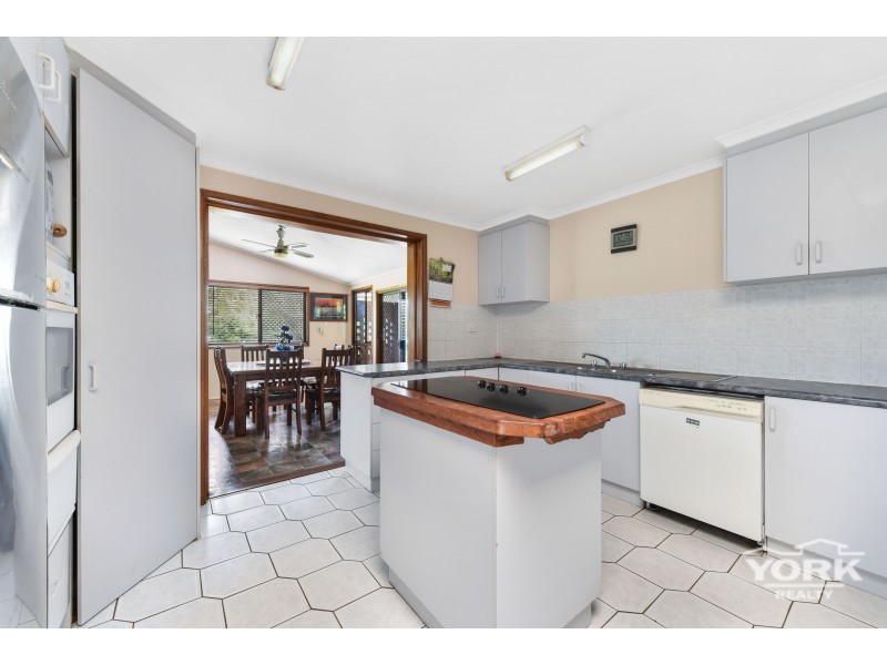 2 Sunray Drive, Highfields QLD 4352