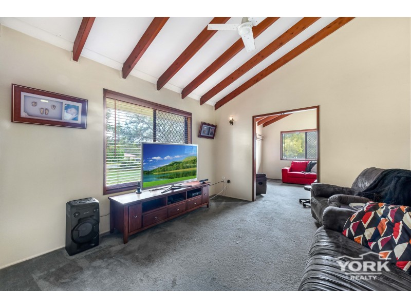 2 Sunray Drive, Highfields QLD 4352