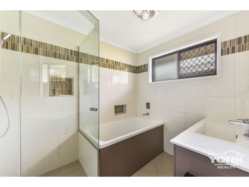 2 Sunray Drive, Highfields QLD 4352