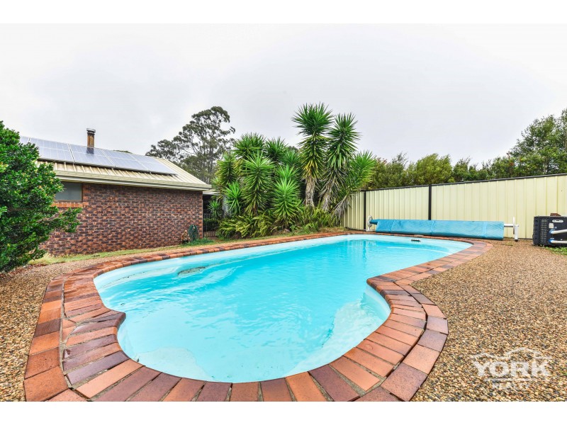 2 Sunray Drive, Highfields QLD 4352