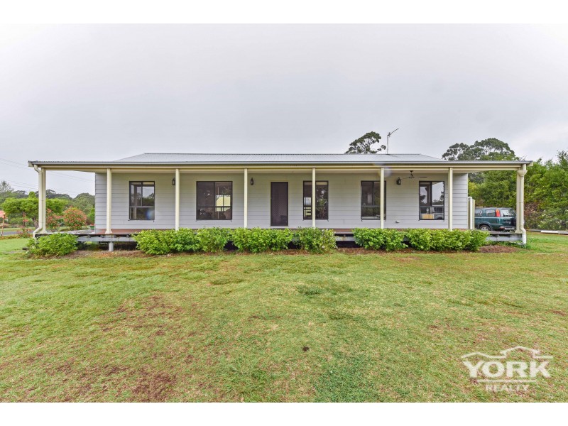 2 Sunray Drive, Highfields QLD 4352