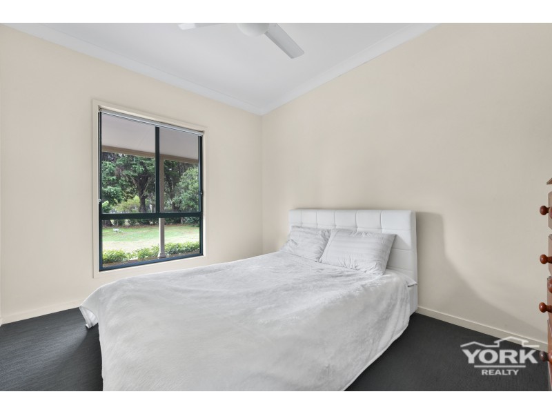 2 Sunray Drive, Highfields QLD 4352