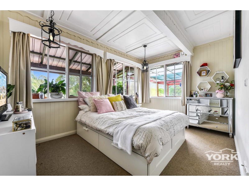 242 New England Highway, Harlaxton QLD 4350