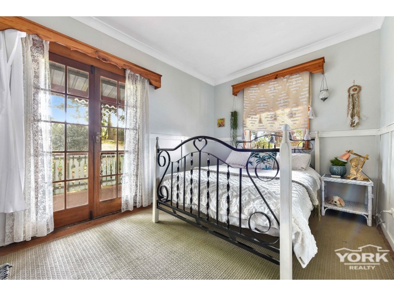 242 New England Highway, Harlaxton QLD 4350