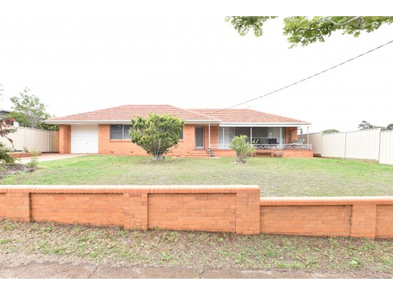 269a West Street, Harristown QLD 4350