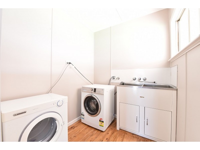 269a West Street, Harristown QLD 4350