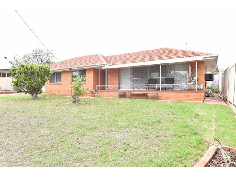 269a West Street, Harristown QLD 4350