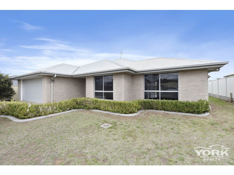 3 Woodville Court, Wyreema QLD 4352