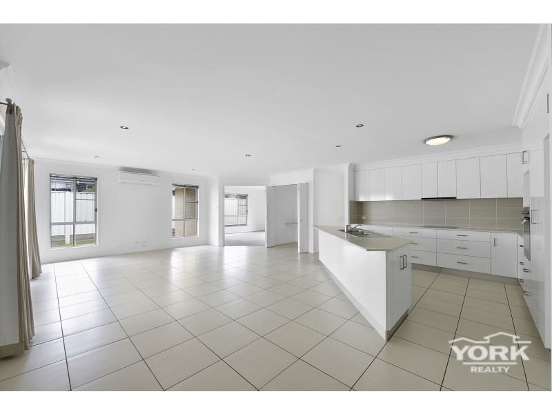 3 Woodville Court, Wyreema QLD 4352
